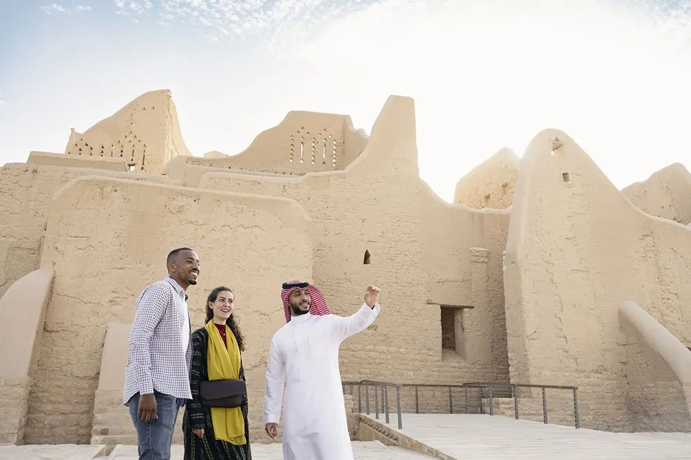 The Professional Tour Guide: Master the Art of Storytelling & Leadership